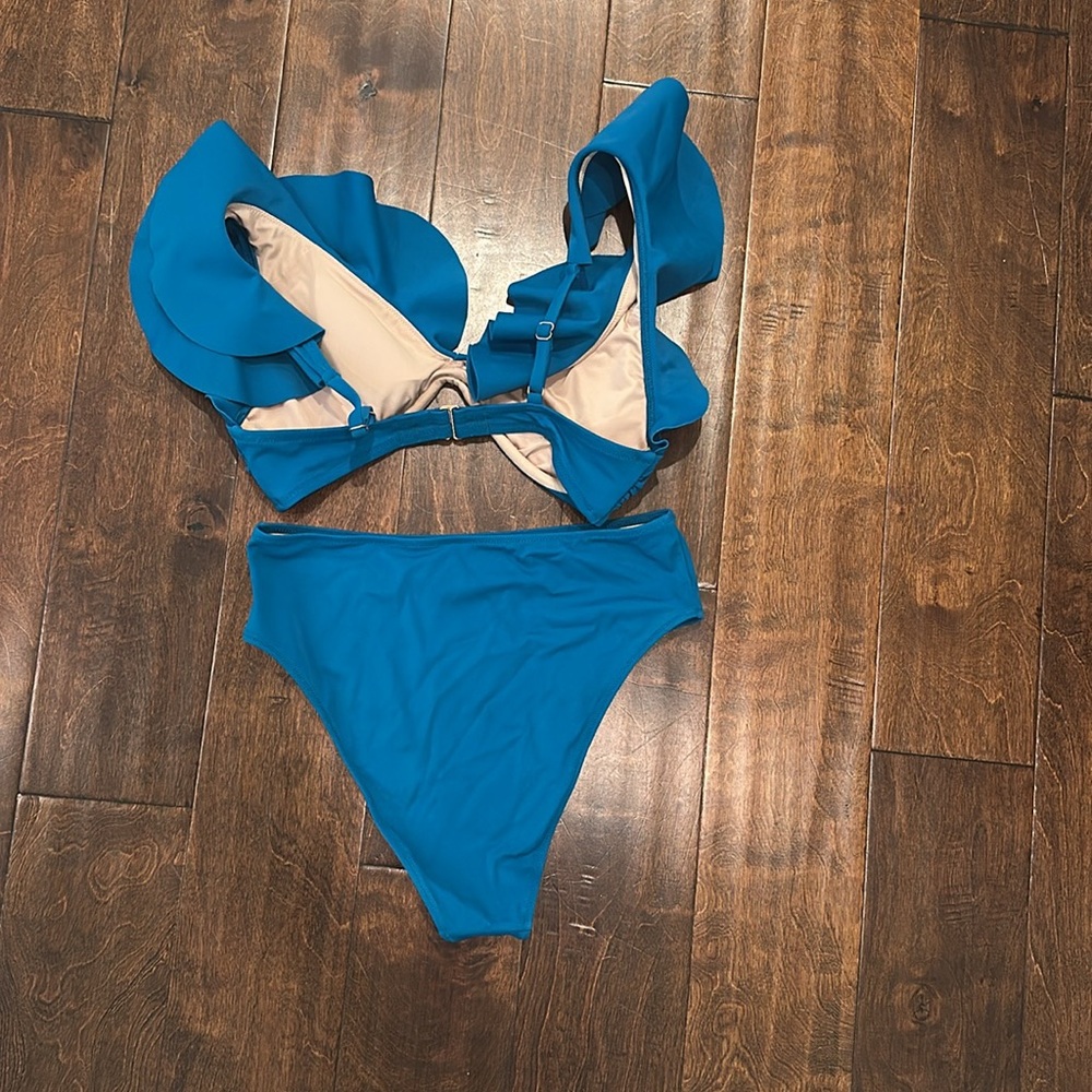 Shade & Shore Bikini - Picture 2 of 4
